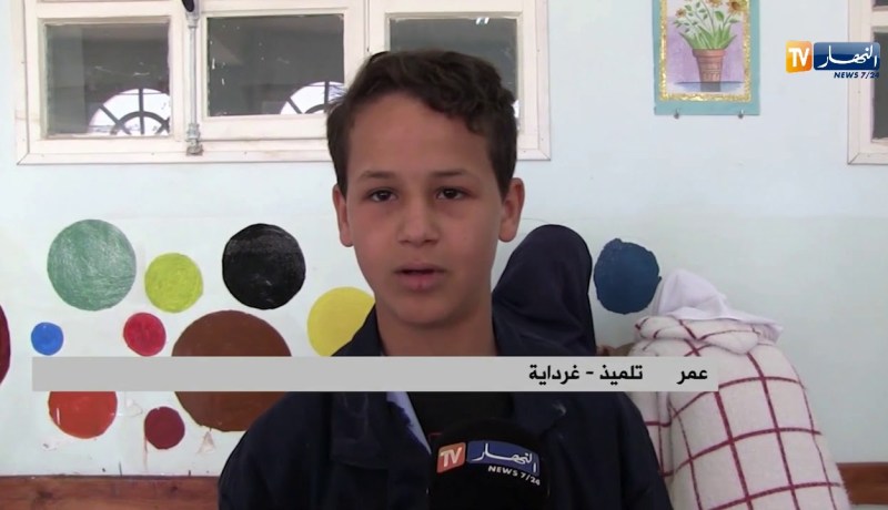 غرداية: طلبة ثانوية الأمير عبد القادر يبادرون بطلاء أقسامهم وتزيينها