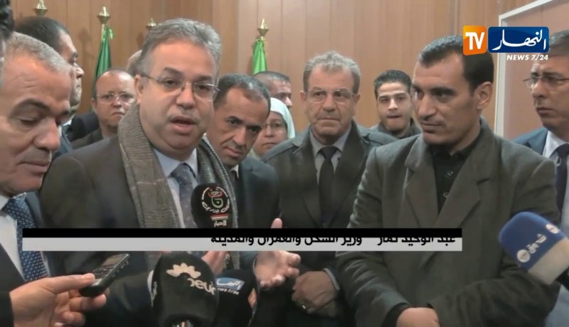 وزير السكن: يولي أهمية كبيرة لإعادة التواصل بين وزارته والمواطن