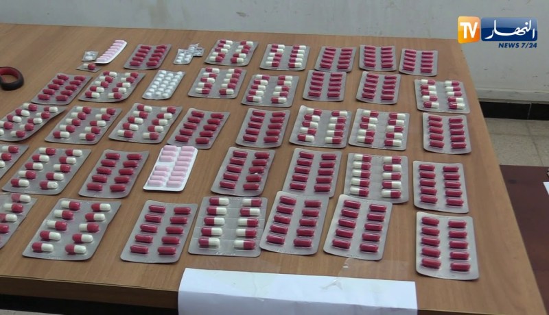 معسكر:  توقيف 6 مروجين للمخدرات والمؤثرات العقلية وحجز كمية من الكوكايين واقراص مهلوسة والعاب نارية