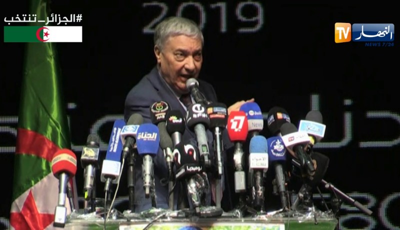 بن فليس: أكبر مدرسة أوصلت الجزائر للثورة الشعبية المباركة هيا الملاعب الجزائرية