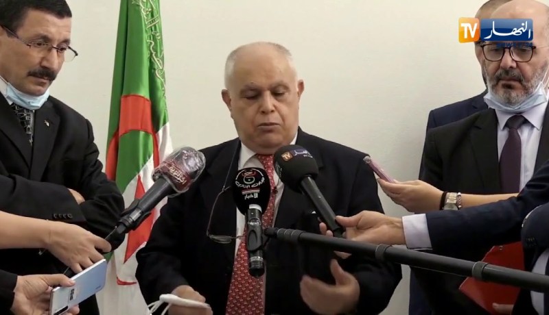 وزير الطاقة:  من الضروري تنظيم أيام تحسيسية لفائدة باحثين وإطارات المنشآت النووية