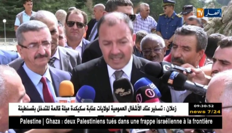 وزير الشباب و الرياضة محمد حطاب يتفقد مركز الفرق الرياضية بتيكجدة