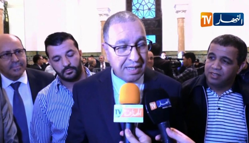 والي العاصمة يكرم إتحاد العاصمة بعد تتويجه باللقب الثامن