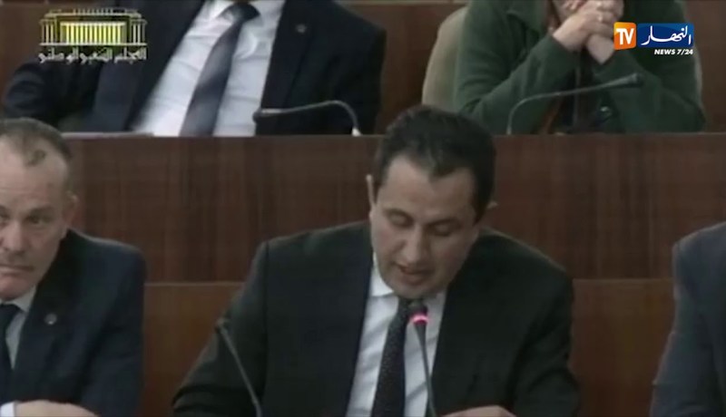 نزيه برمضان مخاطبا احمد اويحي لاتستهينوا بدعائي “اللهما هذه حكومتنا و انت ارحم الراحمين”.