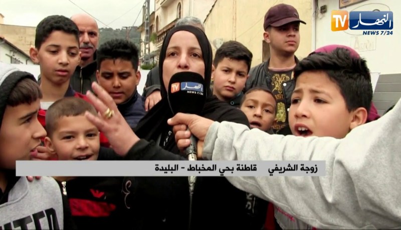 البليدة: سكان حي المخباط يقطعون الطربق العام ويطالبون بترحيلهم