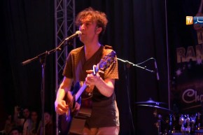 فن: علي عمران نجم الأغنية القبائلية يلهب قاعة دار الثقافة بتيزي وزو