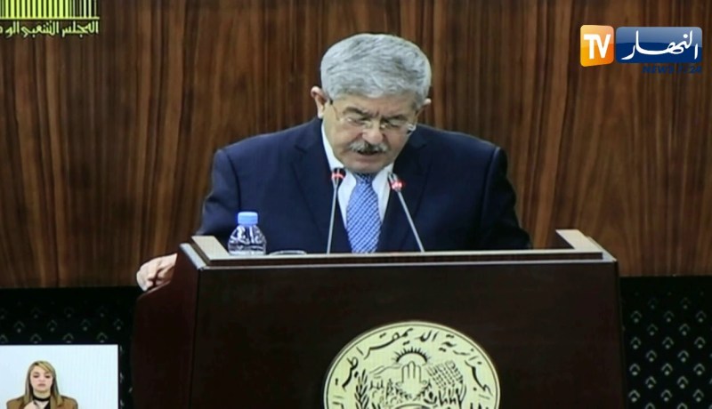 أحمد أويحيى.. الدستور يضمن للمواطنين حق التجمهر السلمي في إطار القانون