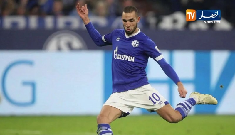 نادي شالك يقرر وضع عقد الدولي الجزائري نبيل بن طالب للبيع