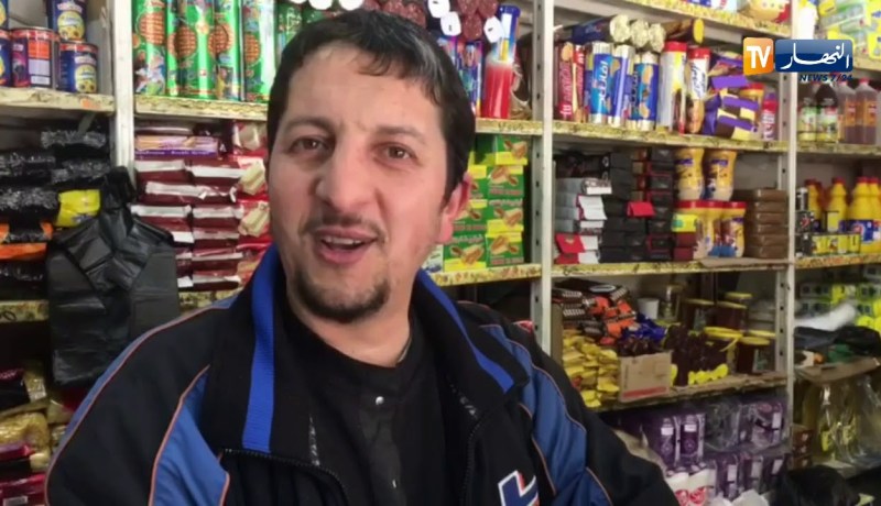 جيران الكلونديستان الذي قام بخلع  ثيابه في الطريق:” تخلعنا كيشفنا الصّورة مصطفى خاطيه هاذ الشوفات”