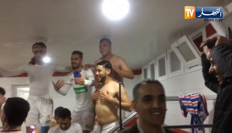 فرحة لاعبي شباب بلوزداد في غرف تغيير الملابس بعد التأهل