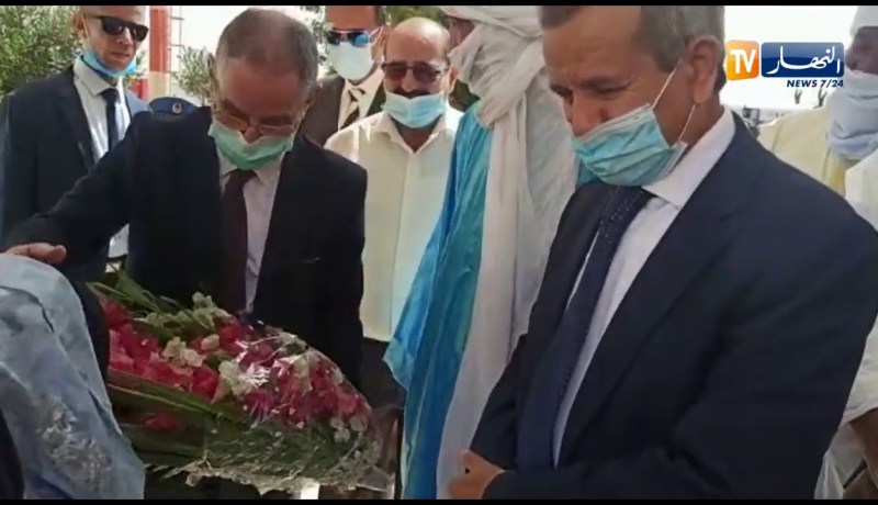 وصول وزير الصحة “بن بوزيد” والوزيرالمنتدب المكلف باصلاح المستشفيات إلى تمنراست