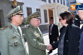 دفاع: الفريق أحمد قايد صالح يستقبل وزيرة الدفاع الإيطالية بمقر وزارة الدفاع الوطني