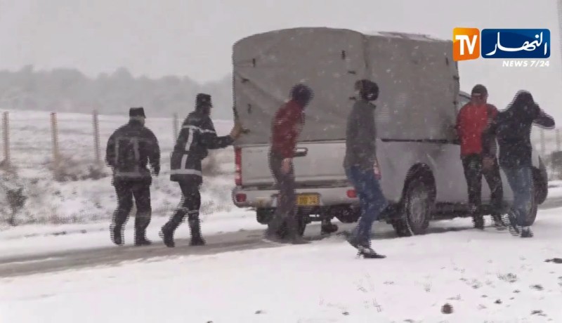 طقس: إستمرار تساقط الأمطار والثلوج على المرتفعات الشرقية اليوم