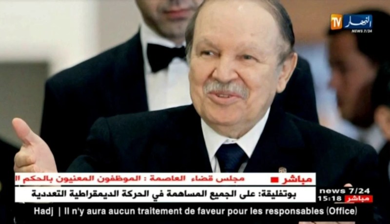 بوتفليقة: على الجميع المساهمة في الحركة الديمقراطية التعددية