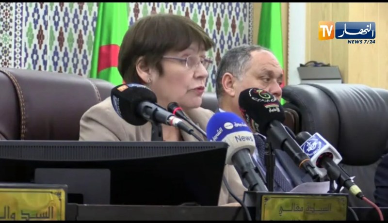 تلمسان.. بن غبريت تدعو للتحلّي باليقظة لإنجاح الإمتحانات الرسمية !!