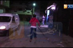 شاهد حرب مفرقعات الآن بحي سيدي الخيار بمنطقة العين البيضاء بوهران