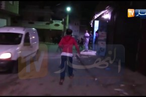 شاهد حرب مفرقعات الآن بحي سيدي الخيار بمنطقة العين البيضاء بوهران