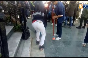 شاهد..طلبة سيدي بلعباس يقومون بالتنظيف بعد الإنتهاء من المسيرة السلمية ضد العهدة الخامسة