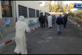 إنطلاق عملية التصويت بالمركز رقم 01 بولاية تيسمسيلت