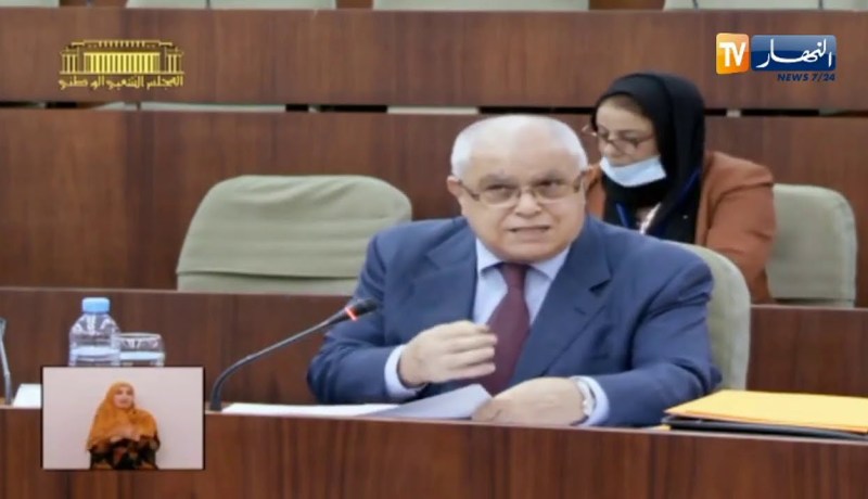 “وزير الطاقة :” مخطط لربط 140 ألف مسكن بالكهرباء