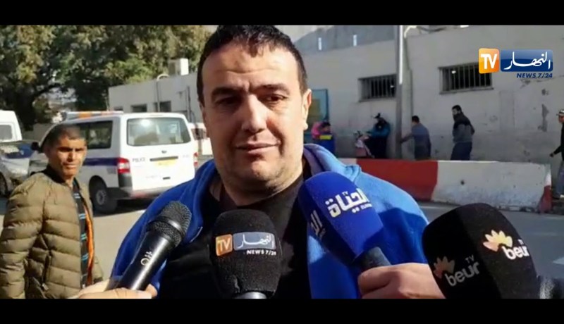 لحظات إطلاق سراح بعض موقوفي الحراك..وأحد المفرج عنهم يشكر الصحافة