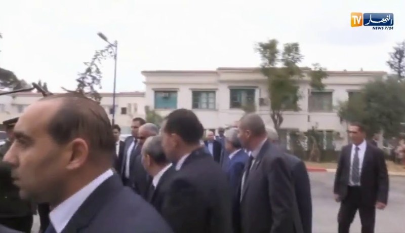 الوزير الأول يشرف على تدشين مركز لإيواء حالات المشتبه إصابتها بـ “كورونا”