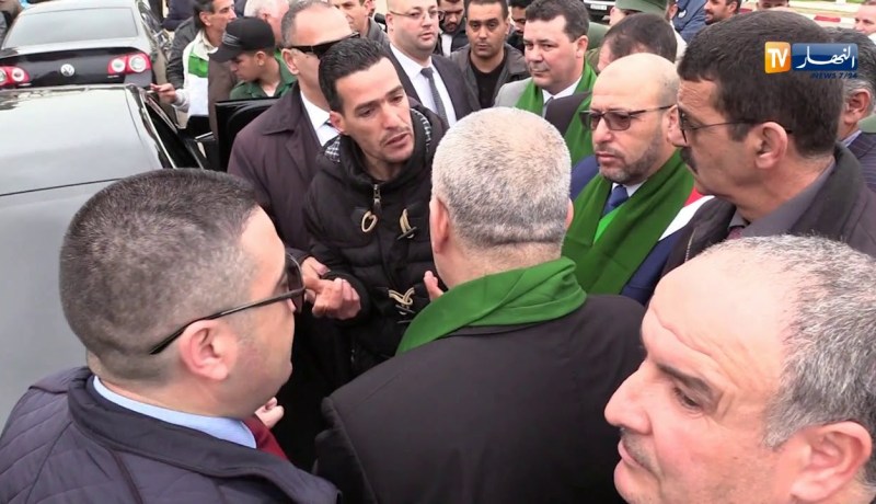 والي العاصمة “يوسف شرفة” يستمع لشكاوي المواطنين ببلدية الكاليتوس