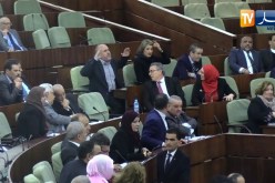 مشادات كلامية بين أعضاء البرلمان أثناء عرض بيان السياسة العامة للحكومة