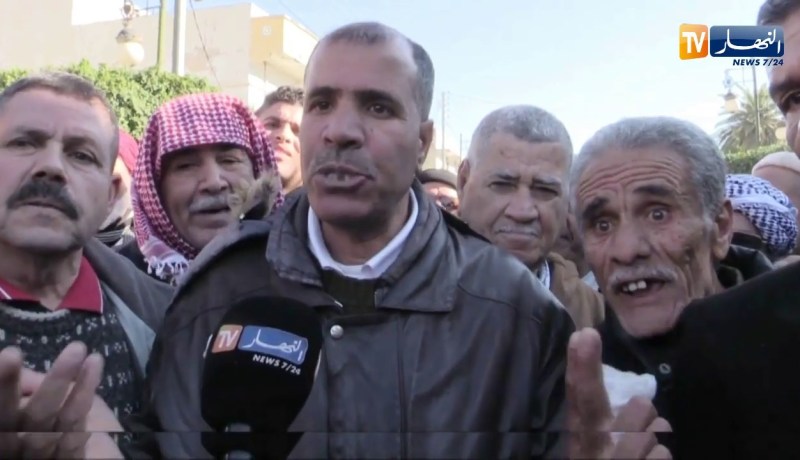 غليزان: عشرات المتقاعدين يحتجون لتأخر صب معاشاتهم