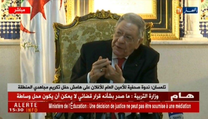 ولد عباس: موقفنا من موقف رئيس الجمهورية و هو لا تراجع عن المكاسب الإجتماعية