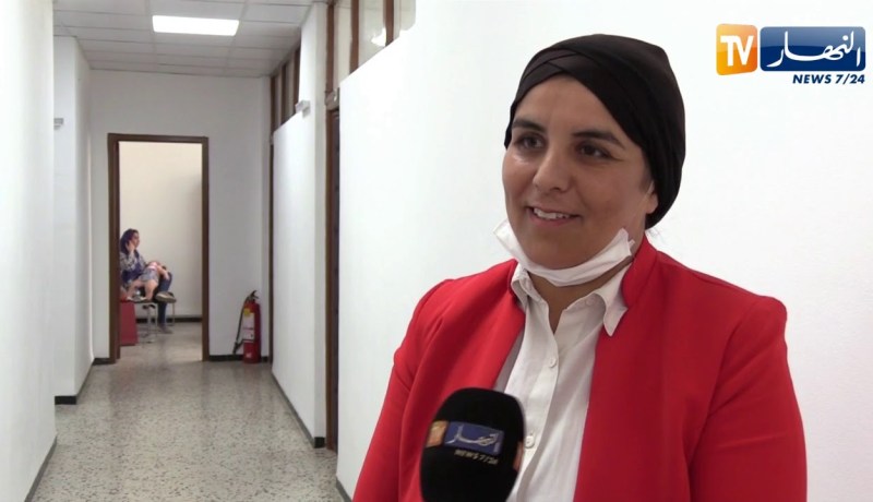 نور الدين مرسلي يكرم بطلات سابقات وحكمات دوليات