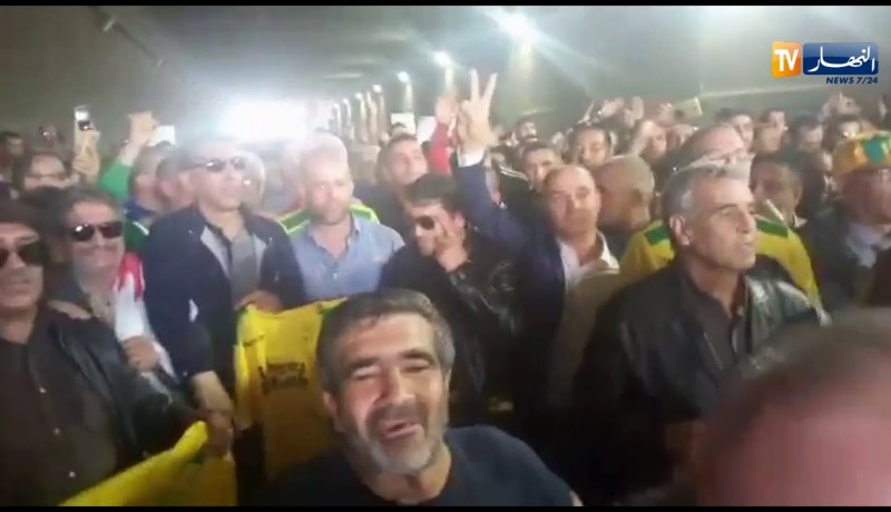 إدارة وأنصار شبيبة القبائل في مسيرة للمطالبة بالإفراج عن ربراب