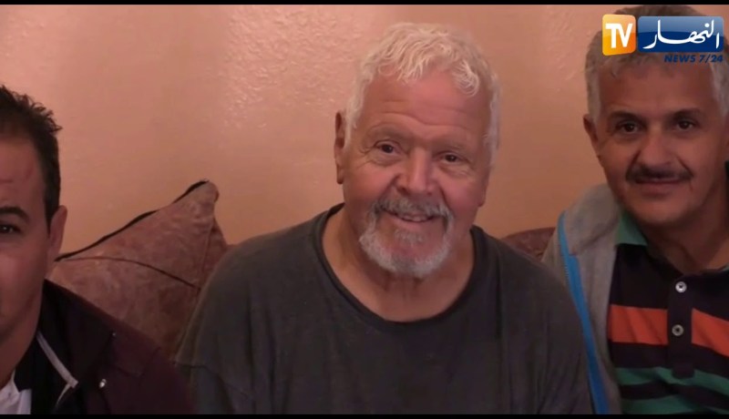 تيارت: تلفزيون النهار في بيت الفنان القدير حمزة فغولي المعروف بماما مسعودة بعد وعكة صحية تعرض لها