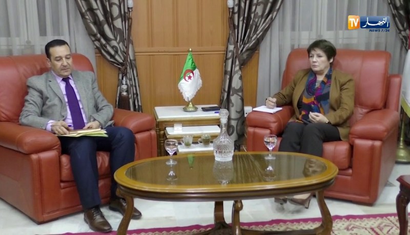 تربية: نقابات التكتل.. مطالبنا تتعدى صلاحيات الوزيرة بن غبريت