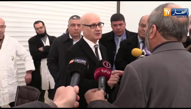 والي تلمسان: نعمل على تقليص قائمة المواد التي تحتاج لرخصة التنقل عبر الشريط الحدودي