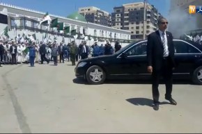 وصول الرئيس بوتفليقة إلى الزاوية البلقايدية بتيقصراين