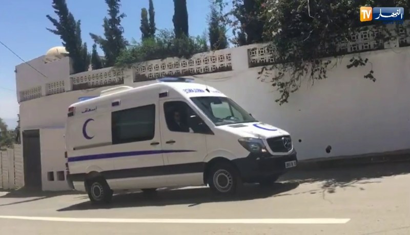 الرئيس بوتفليقة يغادر الزاوية البلقايدية بتيقصراين