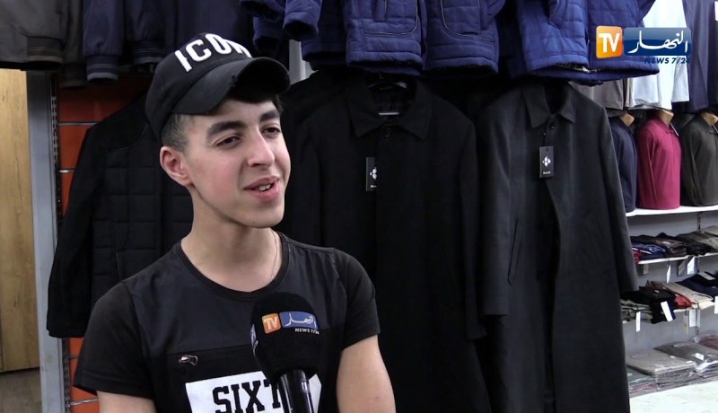 تجارة: الأجواء الربيعية المبكرة تؤدي إلى كساد الألبسة الشتوية