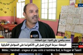 عين تيموشنت : ولي تلميذ يتكفل بطلاء و تزيين كامل أقسام المدرسة