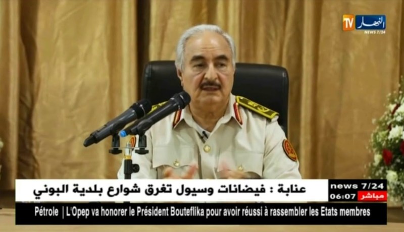 ليبيا: “حفتر” ينفي علاقة قواته بإشتباكات طرابلس وبأنه سيتحرك في الوقت المناسب