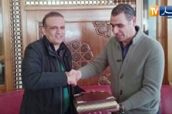 زطشي يكرم رئيس الجامعة التونسية “وديع الجري” لدى حلوله بالجزائر