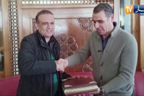 زطشي يكرم رئيس الجامعة التونسية “وديع الجري” لدى حلوله بالجزائر