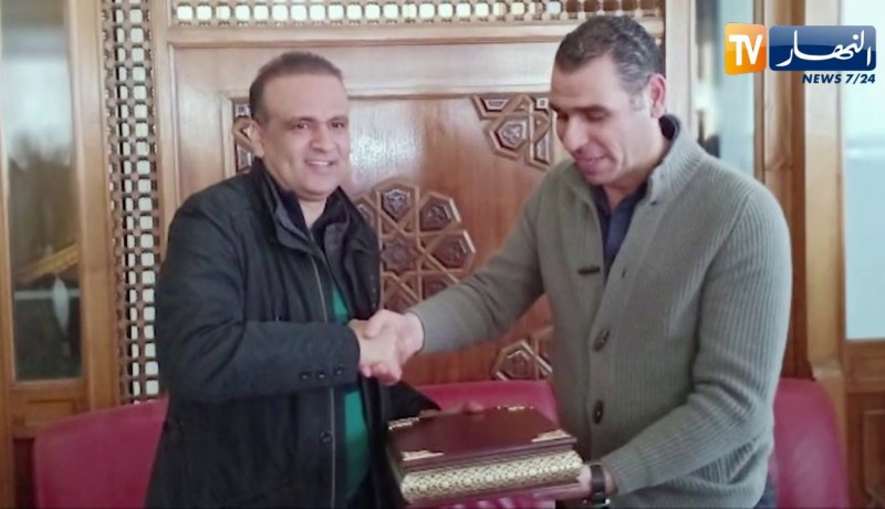 زطشي يكرم رئيس الجامعة التونسية “وديع الجري” لدى حلوله بالجزائر