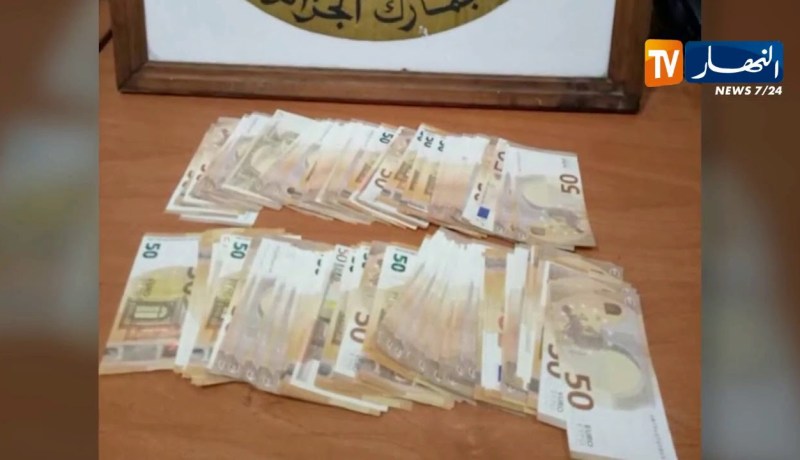 وهران: إحباط محاولة تمرير 7300 أورو و30 ألف دولار عبر مطار أحمد بن بلة