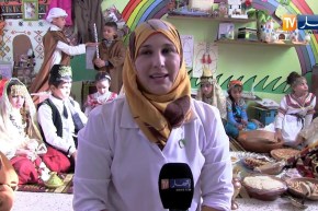 غرداية: أستاذة تحتفل رفقة تلاميذها بيناير على طريقتها الخاصة