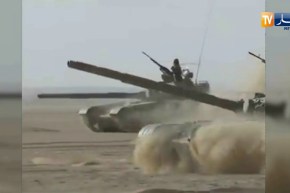 دفاع: الفريق أحمد قايد صالح يشرف على تمرينات بالذخيرة الحية بتمنراست