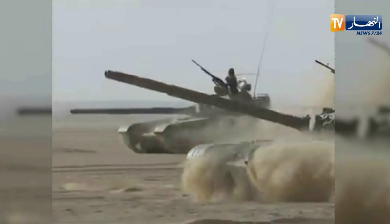 دفاع: الفريق أحمد قايد صالح يشرف على تمرينات بالذخيرة الحية بتمنراست