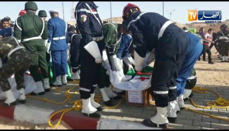 تشييع جنازة 7 شهداء من ولاية تندوف وسط حضور السلطات العسكرية والمحلية المنتخبين