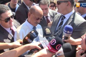 إمرأة تبكي و تستغيث بزوخ :”ساكنة في باطة زلاميت..أولادي واحد فيهم ماخرج قاري “