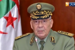 عائلة الفريق الراحل قايد صالح ترفع دعوى قضائية ضد جريدة el watan